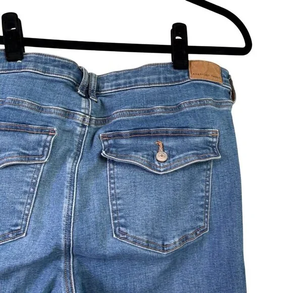 American Eagle Low-Rise Flare Women's Medium Wash Envelope Pocket Jeans Size 16 - Picture 6 of 13